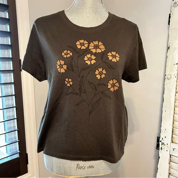 NWT American Eagle short sleeve shirt with floral graphic size M brown - Picture 1 of 6